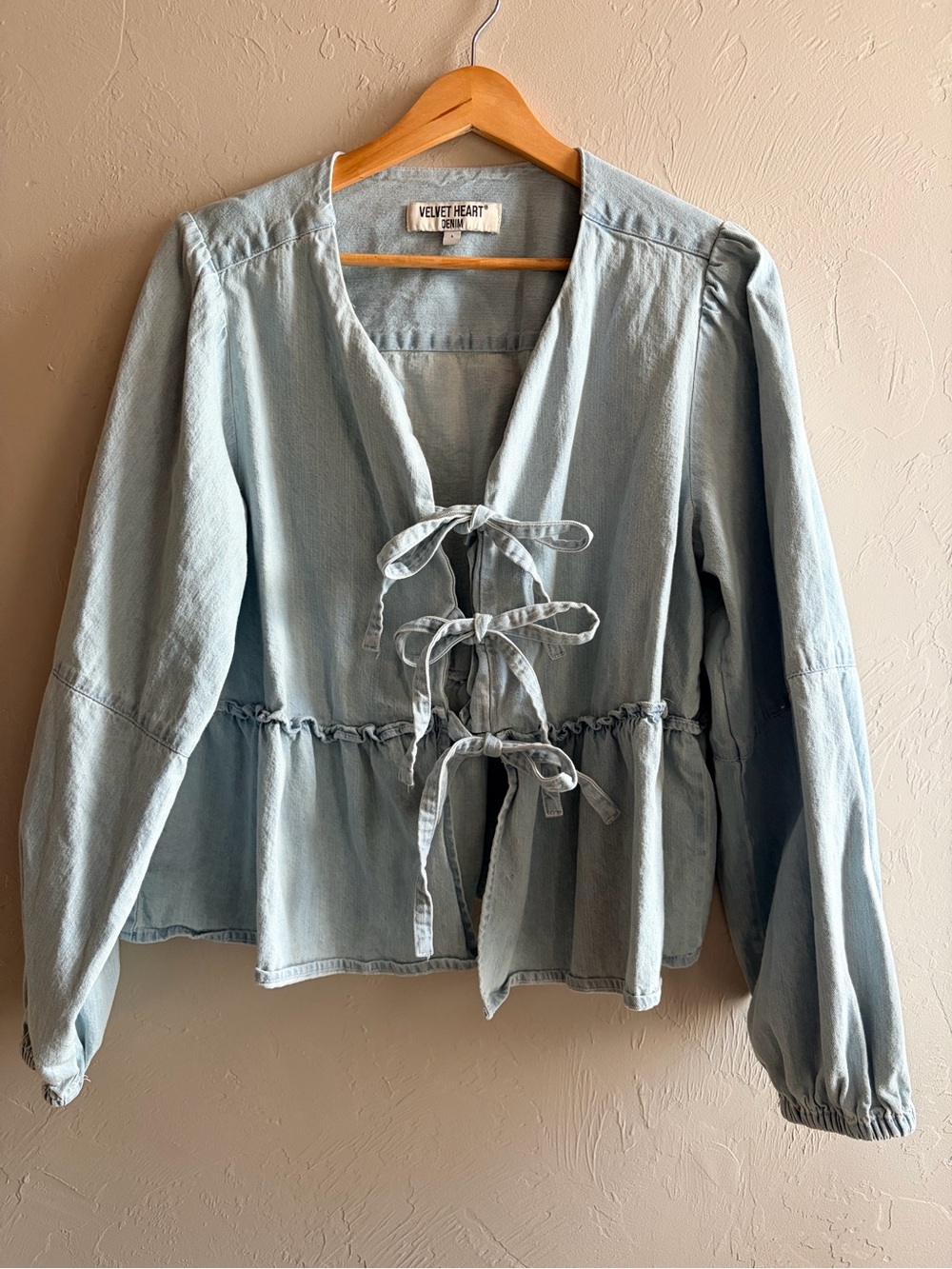Velvet Heart L Blue Denim Chambray V-Neck Tie Front Ruffle Hem Long Sleeve Boho